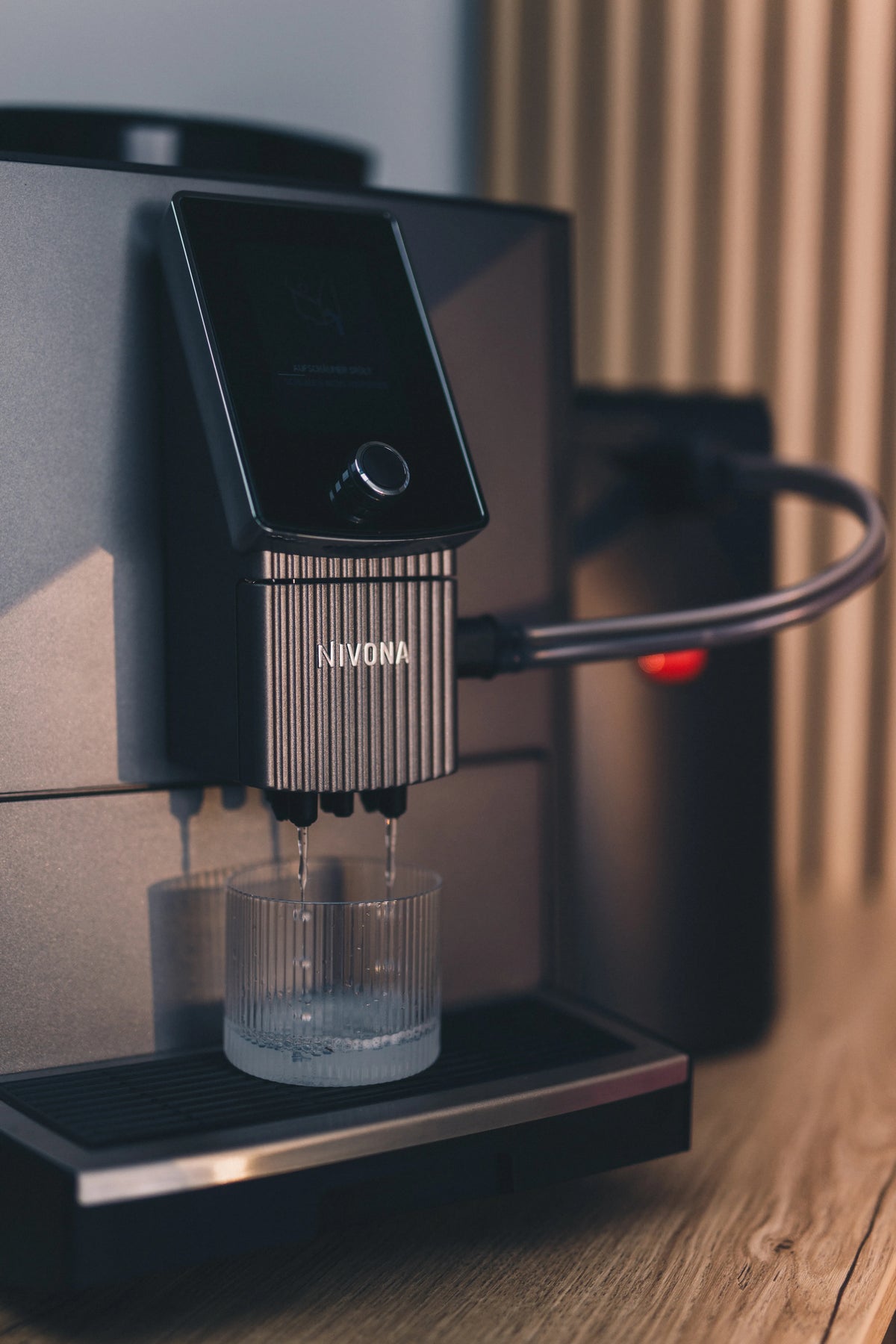 Nivona NICR 1040 – koffie-uitloop met dubbele melkslang